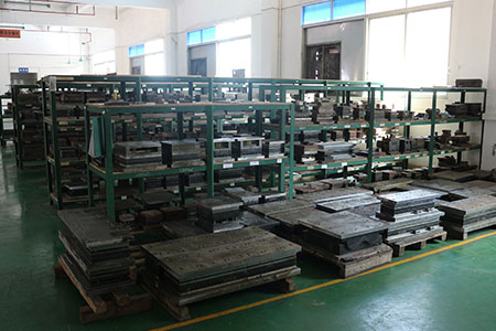 模具存放區 模具存放區